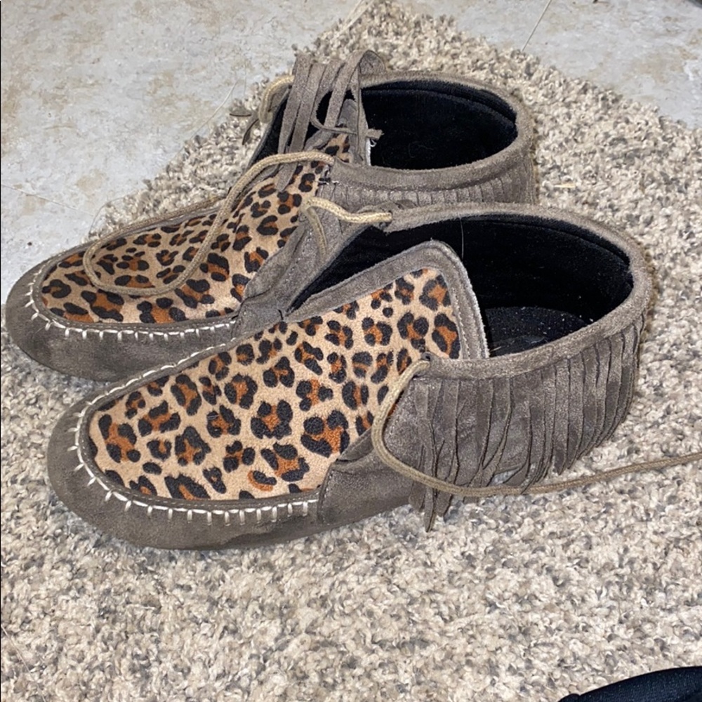 Fringe moccasins